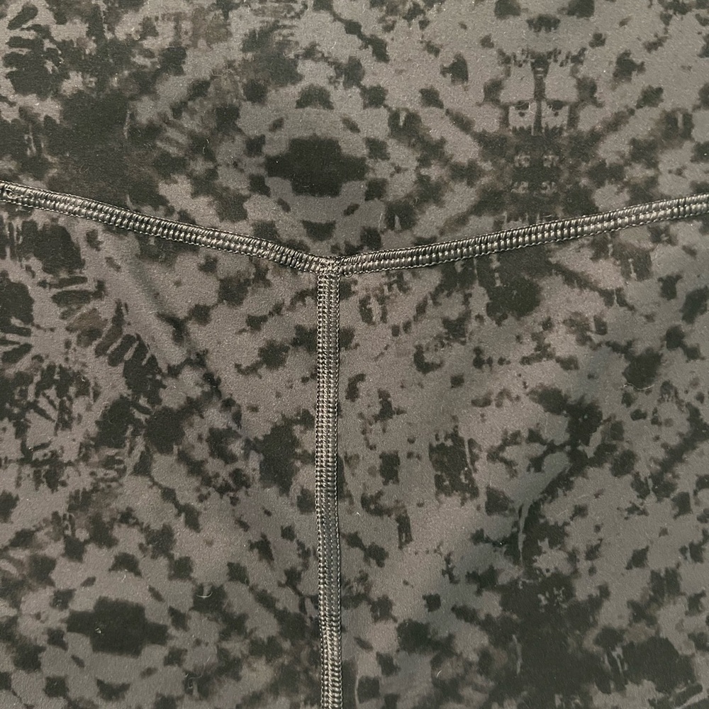 Vuori Black Patterned Leggings - Picture 6 of 8